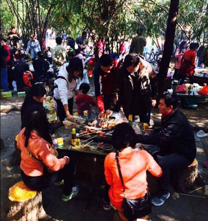 濃情冬日，戶外燒烤話情誼